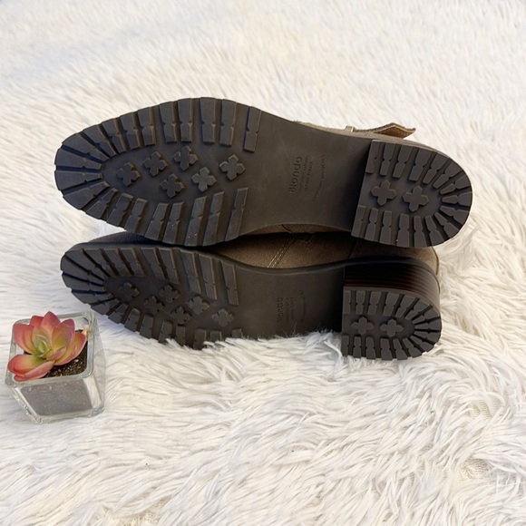 NEW BLONDO Susan Zip Bootie suede heel dark taupe women size 7.5 - Picture 7 of 7